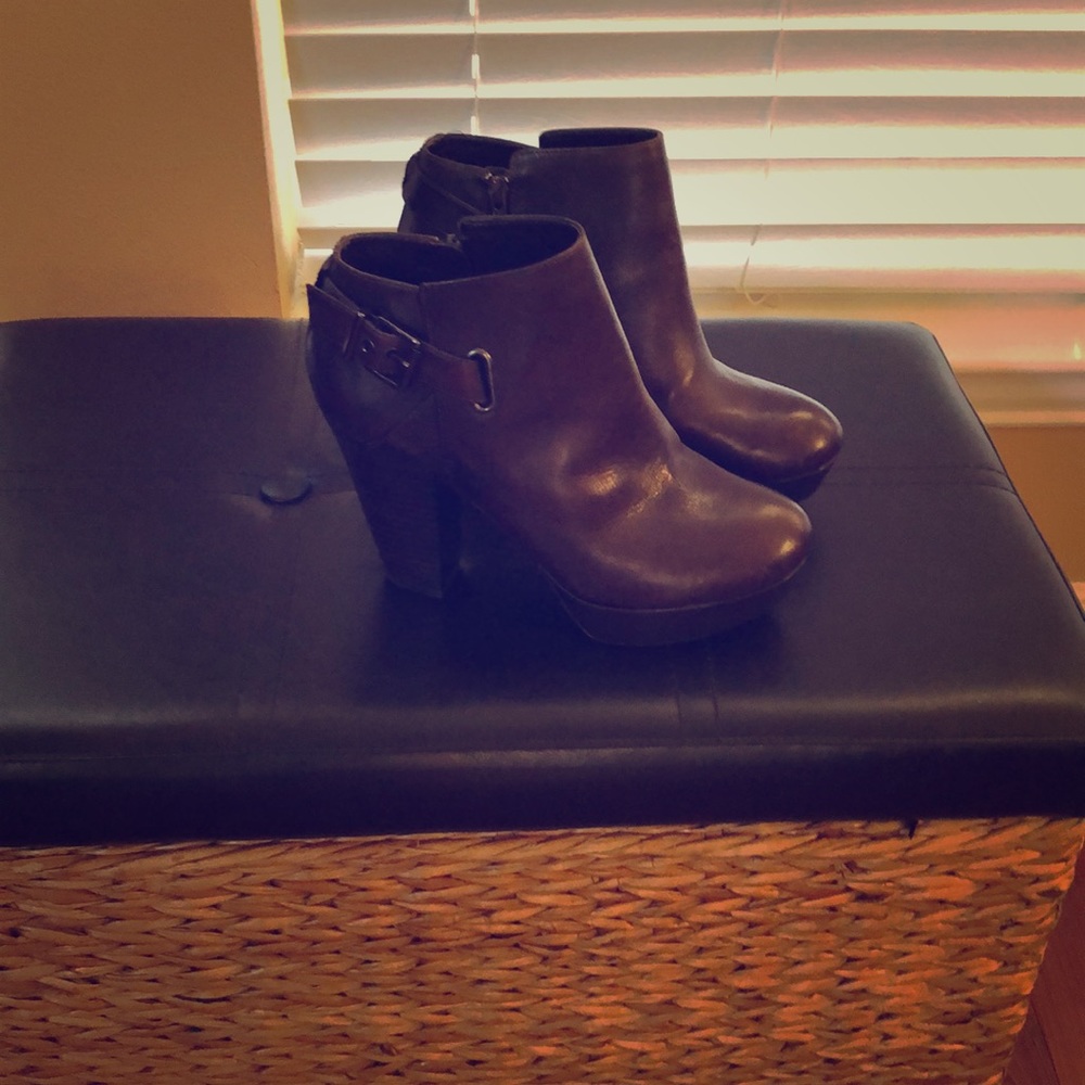 Gianni Bini booties